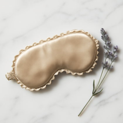 Champagne Scallop-Edge Silk Eye Mask – Stylish Rest
